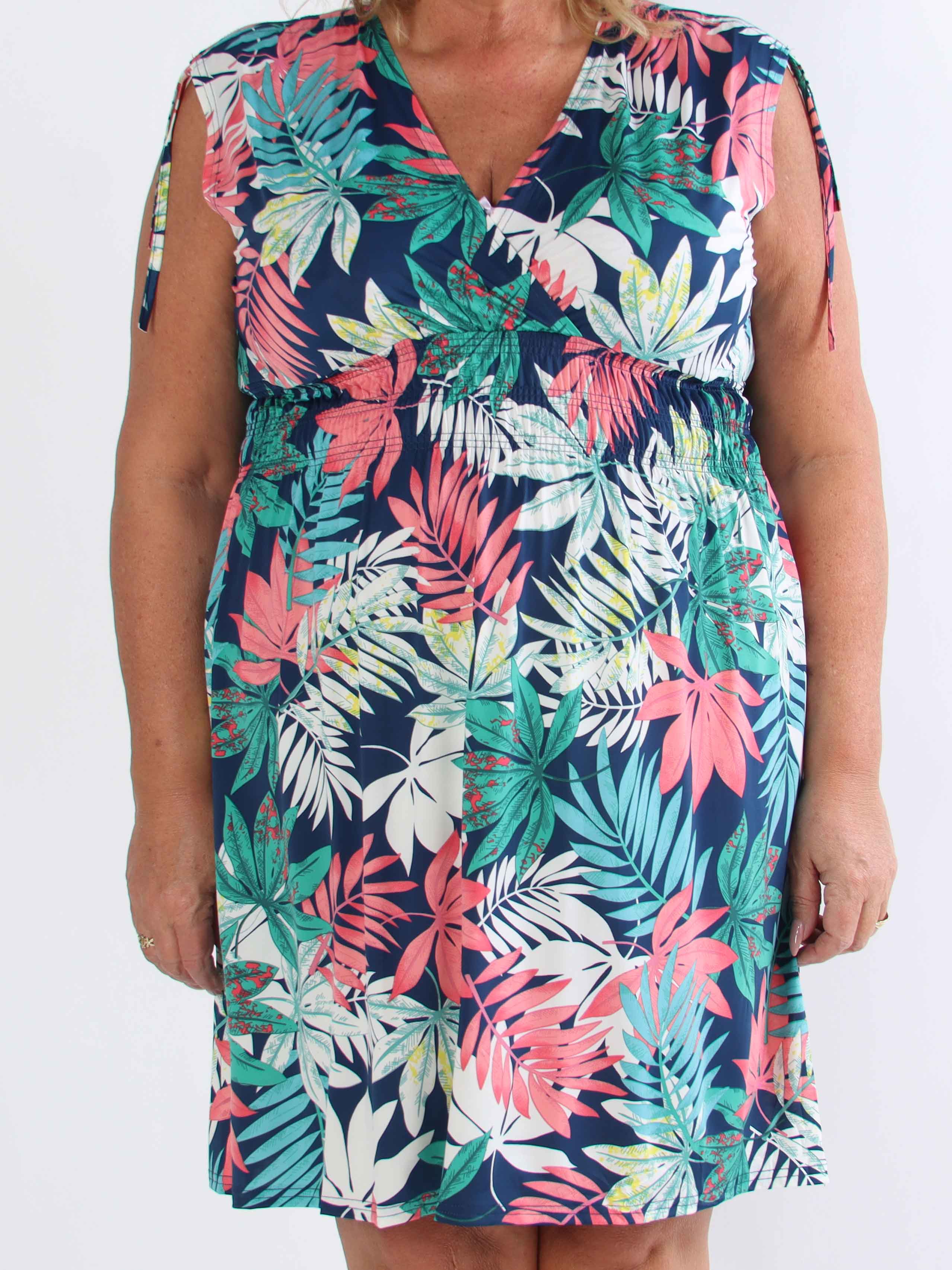 Pams Leaf Short - Kort elastisk plus size kjole i krølfrit stof